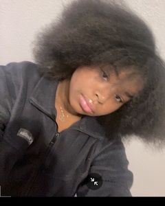 Meet your Posher, Justsaudia